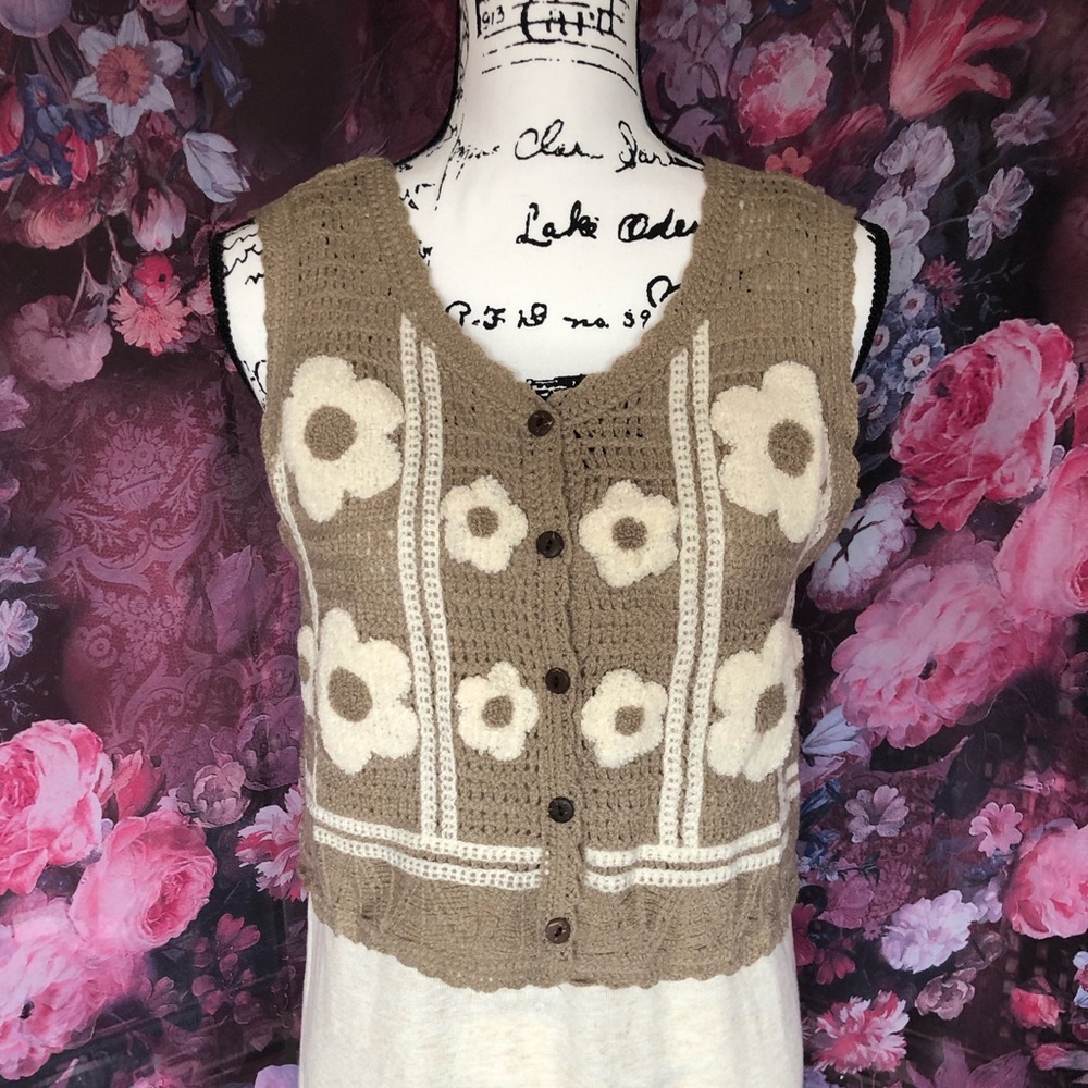 Crochet vest knit floral boho khaki cream flower  short top - Picture 6 of 11